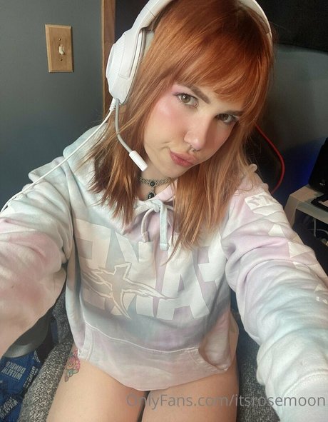 Itsrosemoon