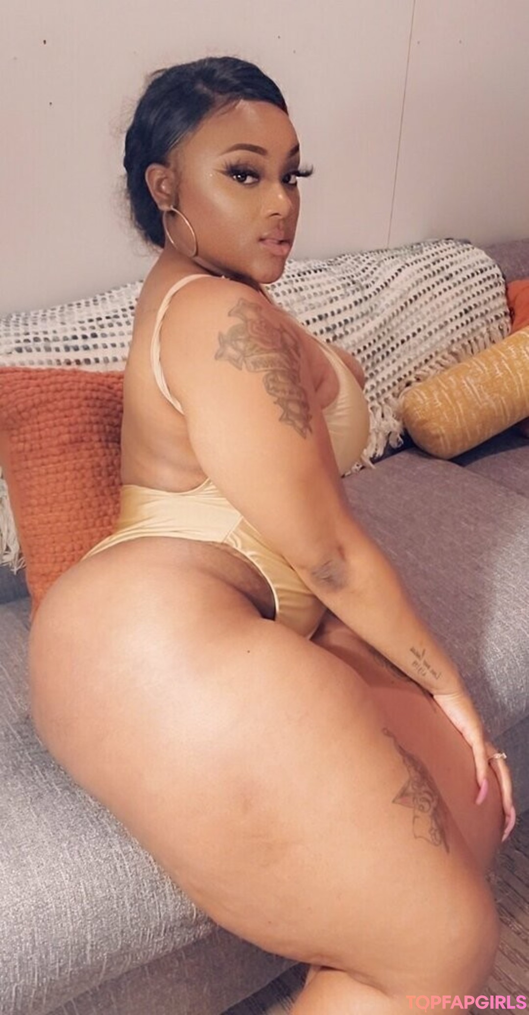 Photo nue de fuite OnlyFans de Fineapplediva #116 Photo nue de fuite OnlyFans de Fineapplediva #116