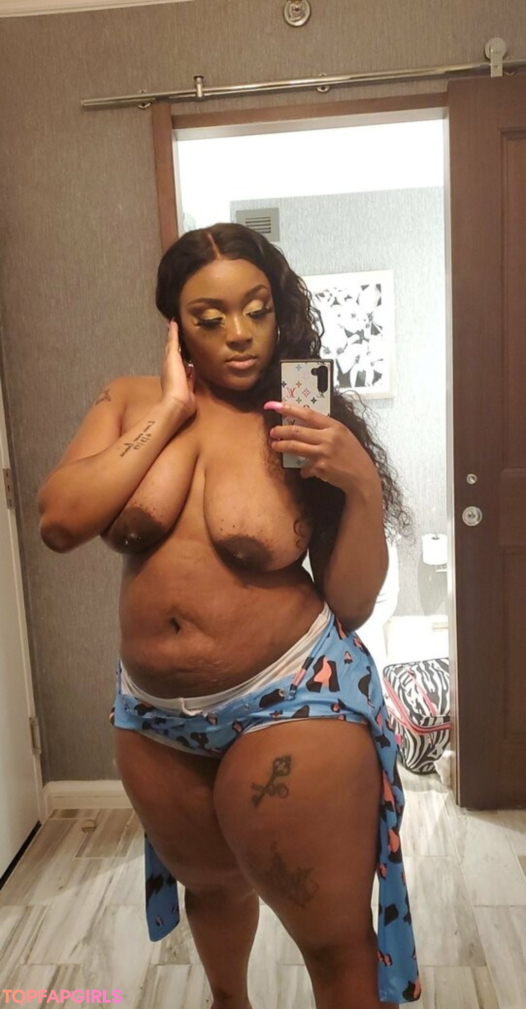 Photo nue de fuite OnlyFans de Fineapplediva #119 Photo nue de fuite OnlyFans de Fineapplediva #119