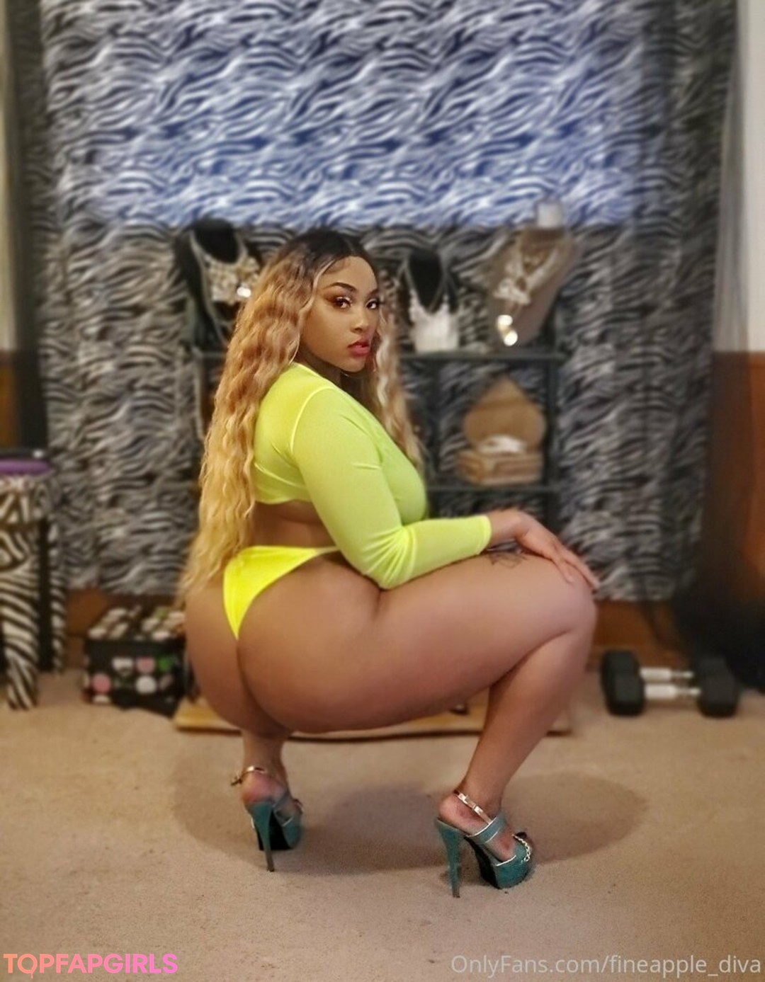 Photo nue de fuite OnlyFans de Fineapplediva #90 Photo nue de fuite OnlyFans de Fineapplediva #90