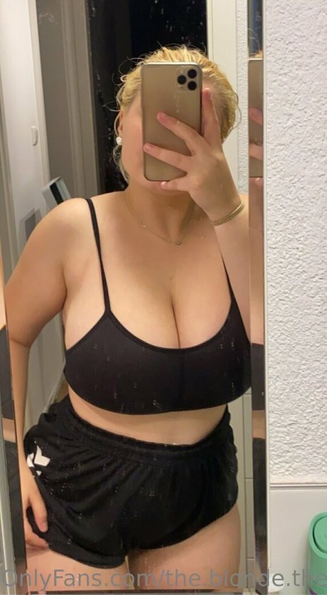 Theblondethebrunette