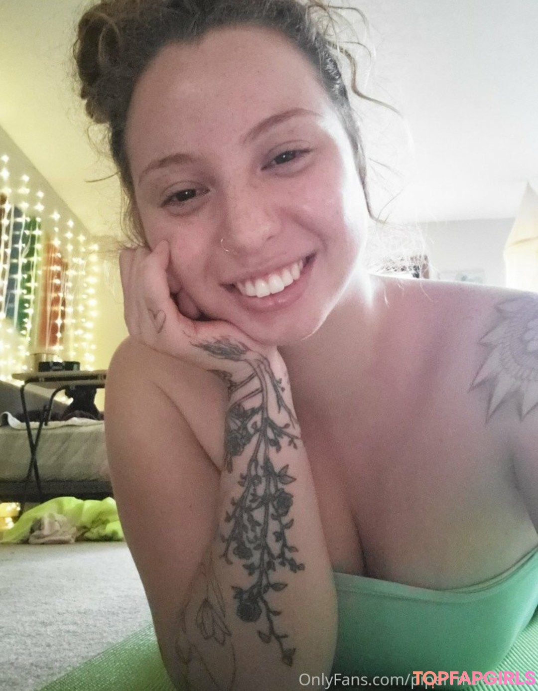 Photo nue de fuite OnlyFans de Pipermaepeach #5 Photo nue de fuite OnlyFans de Pipermaepeach #5