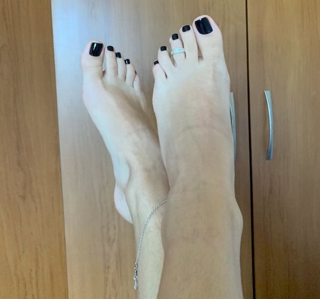 Caliupe_feet